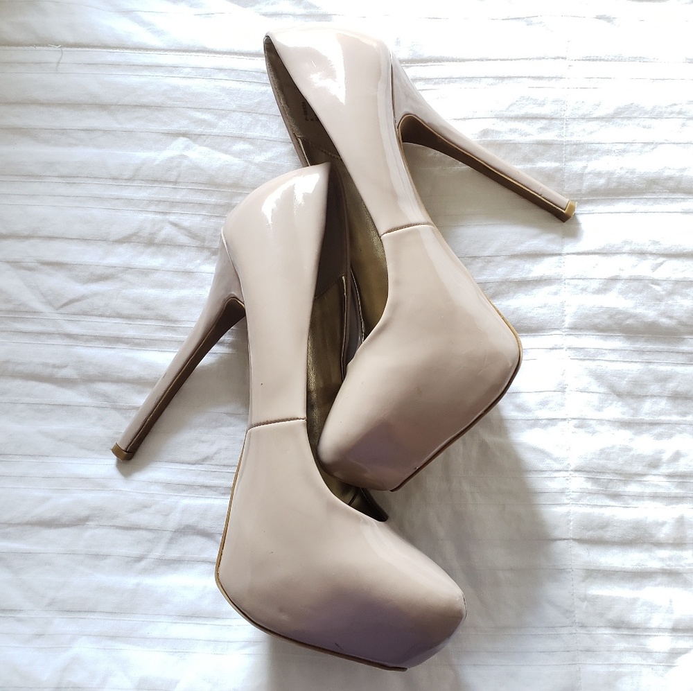 Steve Madden platform pumps